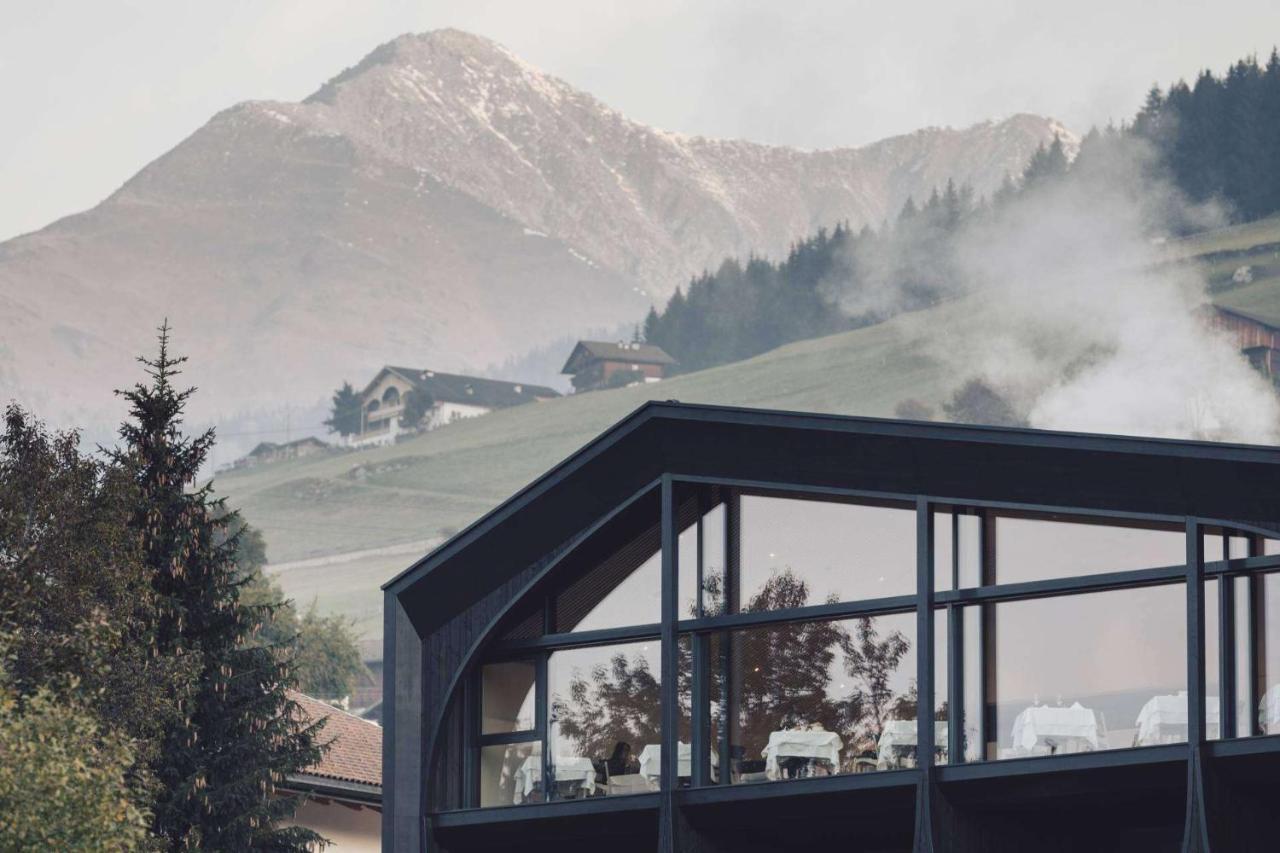 Hotel Milla Montis Maranza Bagian luar foto